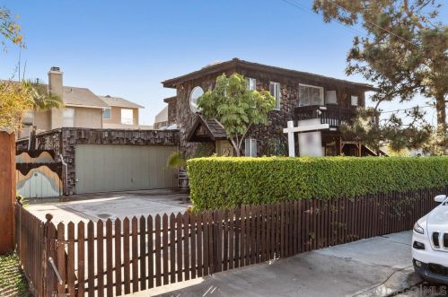 4273 Dawes St, San Diego CA 92109-1230 exterior