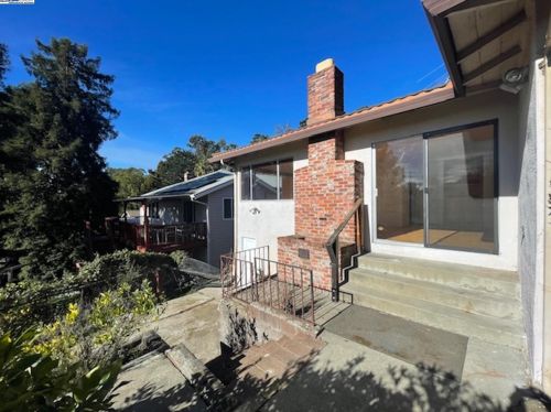 3539 Joaquin Miller Rd, Oakland CA  94602-2649 exterior