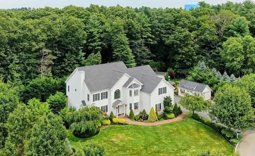 10 Jewel Dr, West Bridgewater, MA 02379-1154