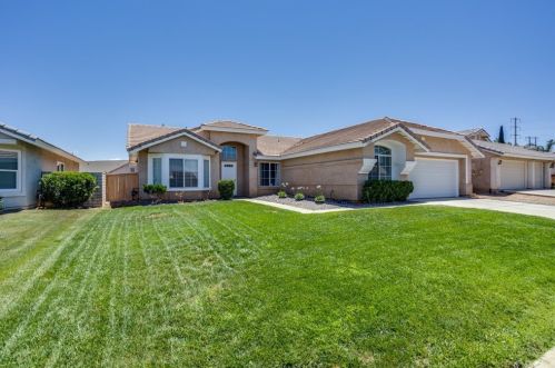 12361 Kirkwood Dr, Victorville, CA 92392-6621