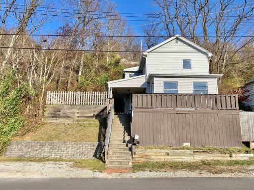 537 Pacific Ave, Glassport, PA 15045-1349