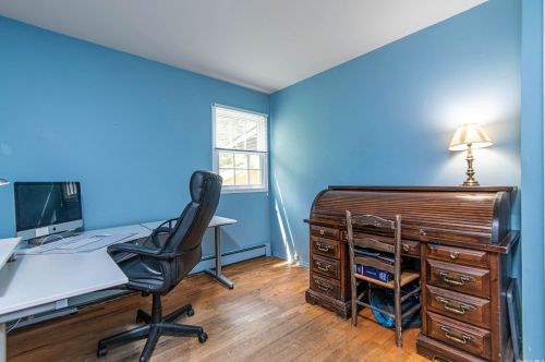 305 9th Ave, Elwood NY  11731-2127 exterior