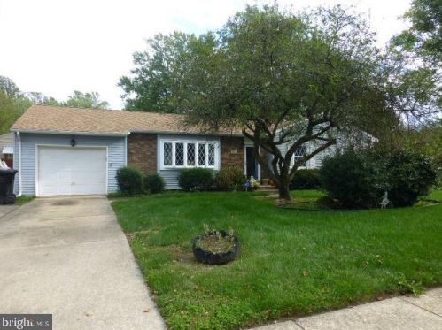 4 Wayside Rd, Berlin Boro, NJ 08009-1328