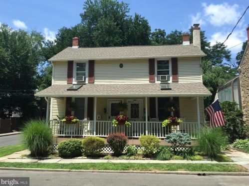 189 Oakland Ave, Gardenville, PA
