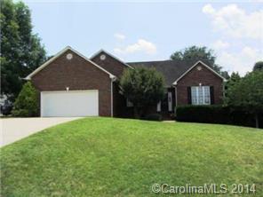 4983 Old River Dr, Hickory, NC 28602-9478
