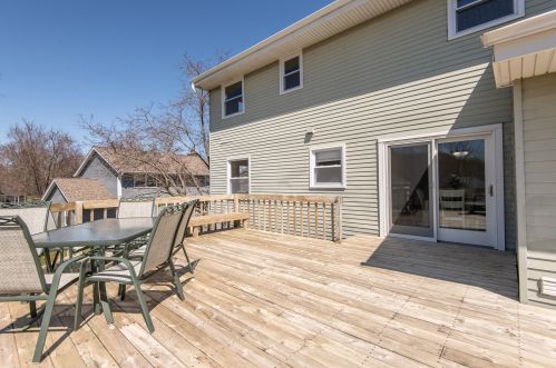 2811 Comanche Ct, Waukesha, WI 53188-4403