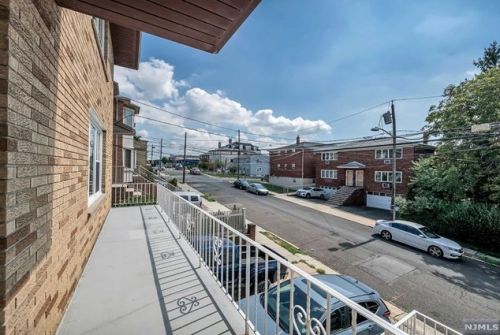 439 Jersey Ave, Fairview NJ  07022-1205 exterior