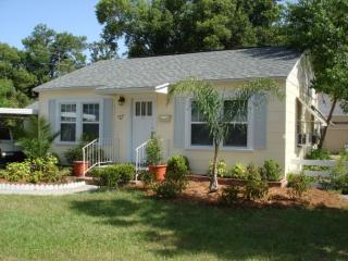 22 Spruce St, Orlando, FL 32804-4556