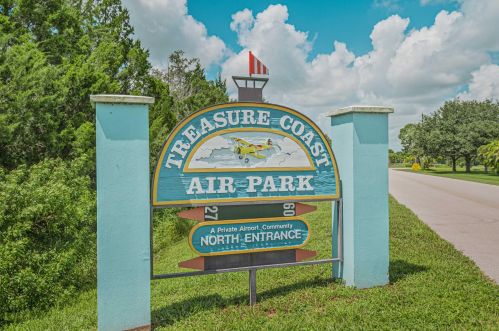 15346 Navion Dr, Fort Pierce, FL 34987-2522