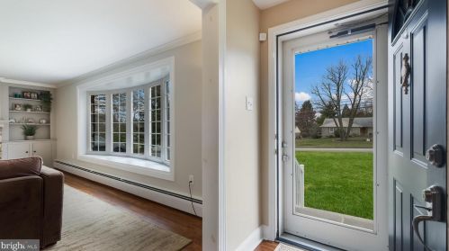 402 Cowpath Rd, Lansdale PA  19446-1516 exterior