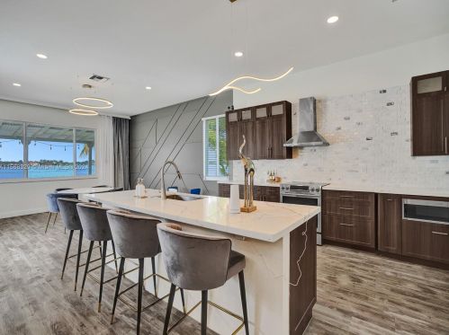 18335 12th St, Hollywood, FL 33029-3675