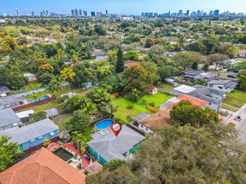 805 26th Ave, Hollywood FL  33020-5704 exterior