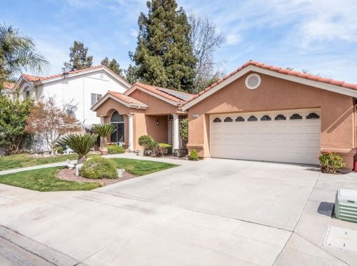 5816 Corona Ave, Fresno, CA 93722-3040