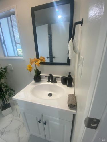 172 Pear Ln, Santa Rosa CA  95407-7664 exterior