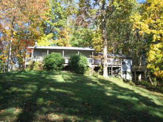100 Liz Ln, Franklin, NC 28734-8906