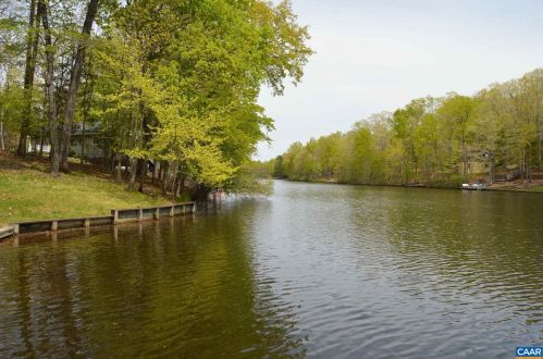 61 Ponderosa Ln, Bybee VA  22963-2405 exterior