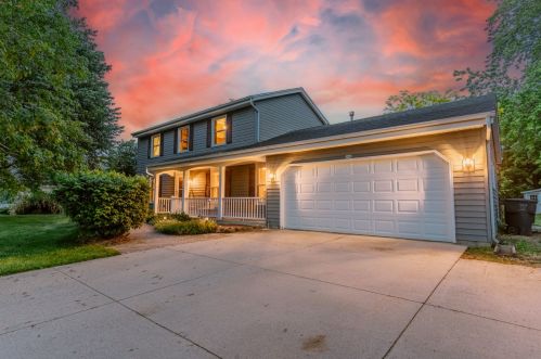 208 Karin Dr, North Prairie, WI 53153-9722