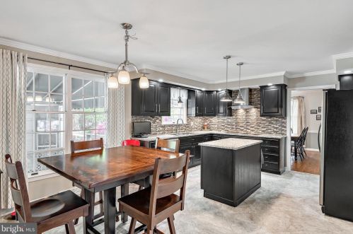 21 Strayer Dr, Carlisle PA  17013-4403 exterior