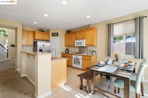 42 Vitruvius Ct, Oakley CA  94561-1778 exterior