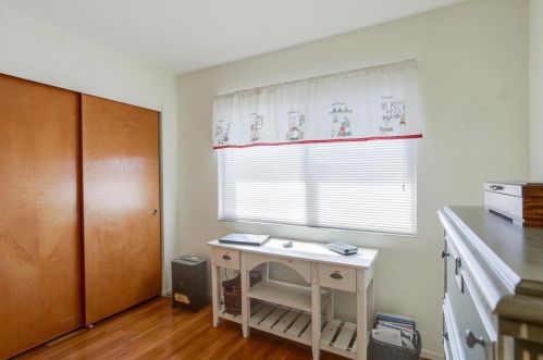 271 Goodwin Dr, San Bruno CA  94066-1660 exterior