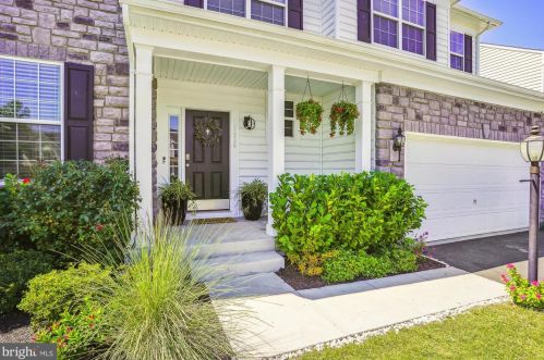 15836 Beau Ridge Dr, Woodbridge, VA 22193-1016