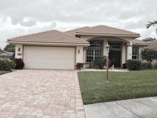 561 Cypress Dr, Jupiter FL  33469-2695 exterior