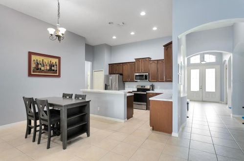 2424 Pond Cove Way, Apopka FL  32712-4886 exterior