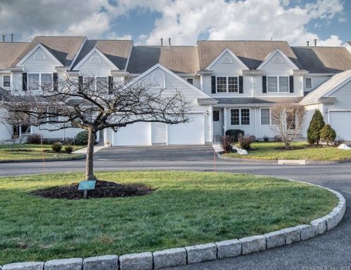 2004 Cypress Dr, Danbury, CT 06811-2685