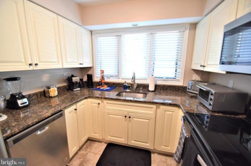 5538 Doral Dr, Wilmington DE  19808-2629 exterior