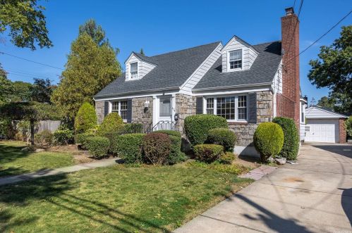 174 Arden Blvd, Hempstead, NY 11552-1231