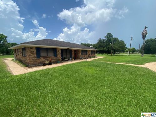 12002 Long Trl, Needville, TX 77461-9586