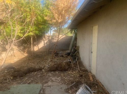 16308 Cabrillo Dr, Victorville, CA 92395-4033