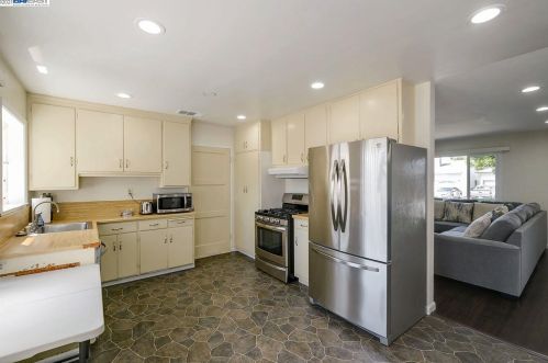 15928 Via Alamitos, San Lorenzo CA  94580-1435 exterior