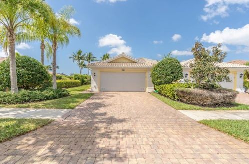 7680 Rozzini Ln, Naples, FL 34114-2675
