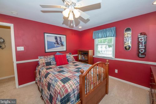 614 Westwind Dr, Berwyn PA  19312-1144 exterior