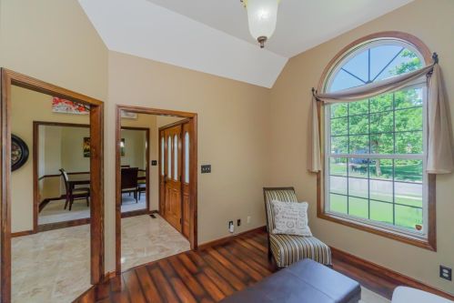 20 Lockerbie Dr, Valpo IN  46385-9287 exterior