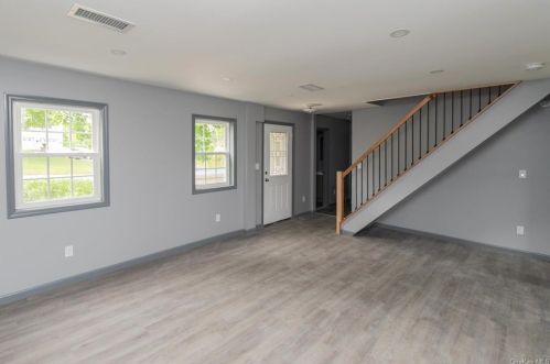 108 South St, Marlborough NY  12542-5620 exterior