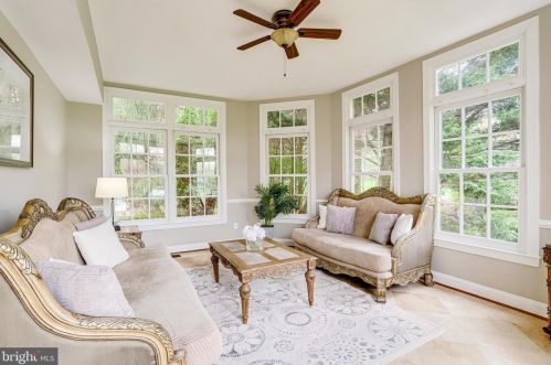 10108 Nedra Dr, Great Falls VA  22066-2835 exterior