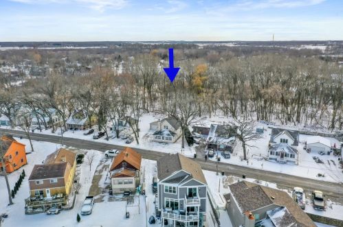 26115 Wind Lake Rd, Waterford, WI 53185-2247