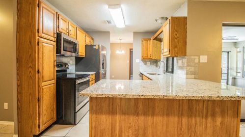 28 Cedar Dr, Davenport FL 33837-9783 exterior