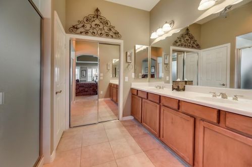 8813 Crestview Dr, Denton TX  76207-8601 exterior