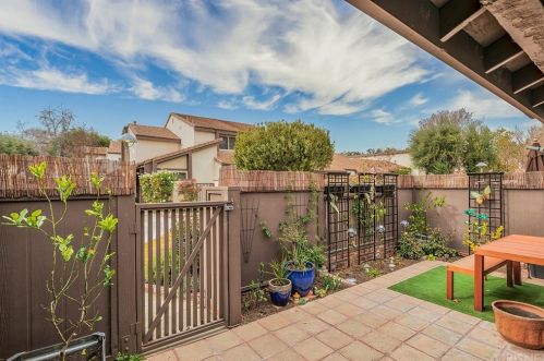 24605 Trevino Dr, Santa Clarita CA  91355-2816 exterior