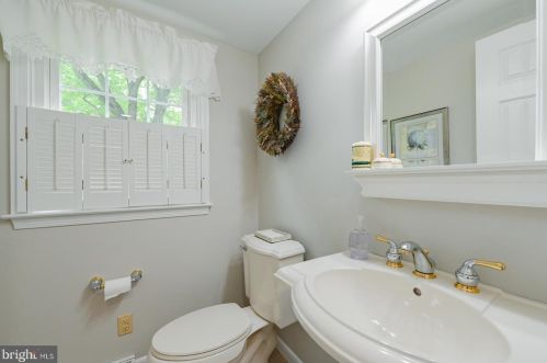 112 Shady Ln, Lansdale PA  19446-1415 exterior