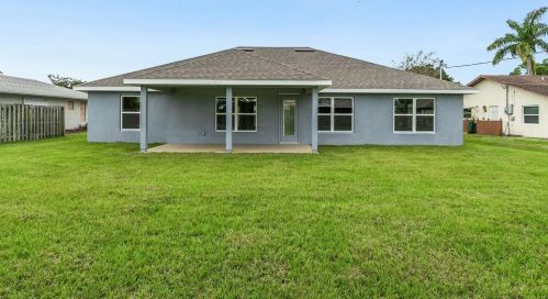 554 Billiar Ave, Fort Pierce, FL 34983-8729