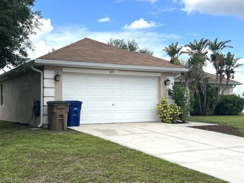 817 Hibiscus Ave, Lehigh Acres, FL 33972-8000