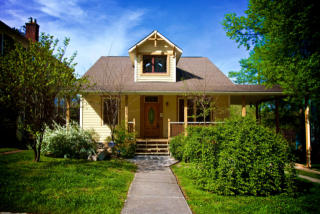 1329 Grainger Ave, Knoxville, TN 37917-5710