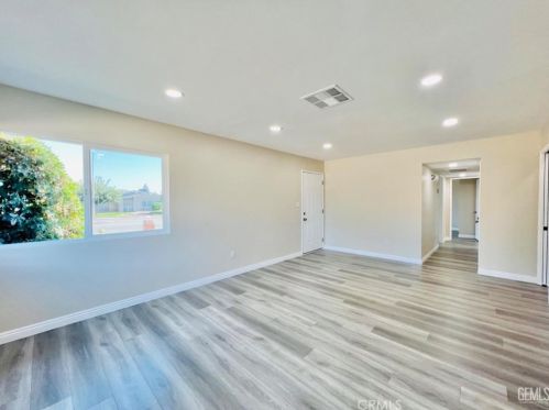 4613 Mccray St, Bakersfield CA  93308-1227 exterior