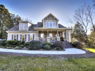 1444 Crossland Rd, Lake Wylie, SC 29710-6423