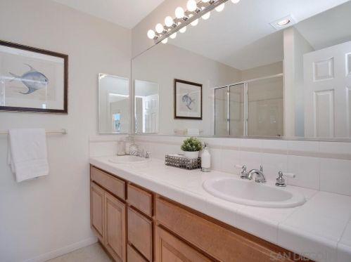 4729 Pescadero Ave, San Diego CA 92107-3541 exterior