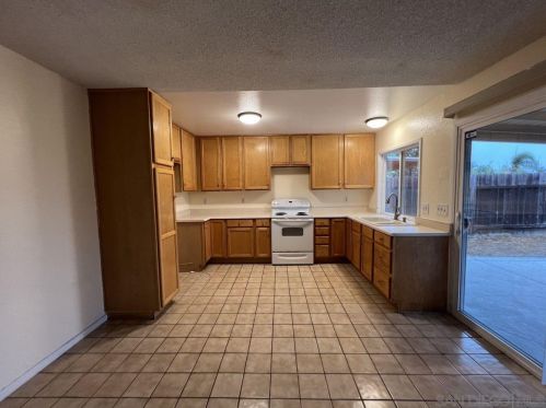 9045 Gold Coast Dr, San Diego, CA 92126-3722